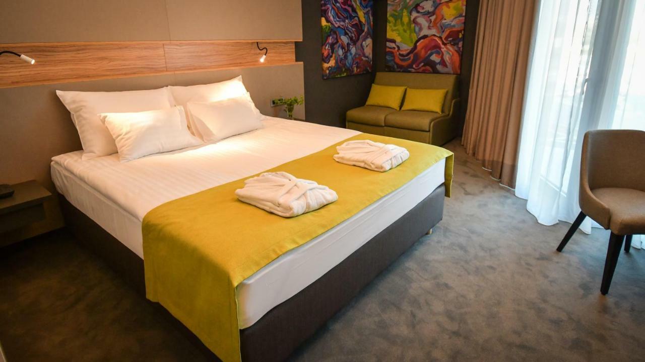 Hotel Olea Novalja Eksteriør bilde