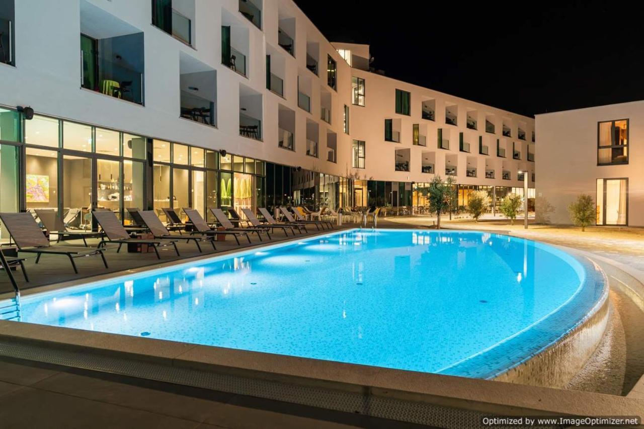 Hotel Olea Novalja Eksteriør bilde