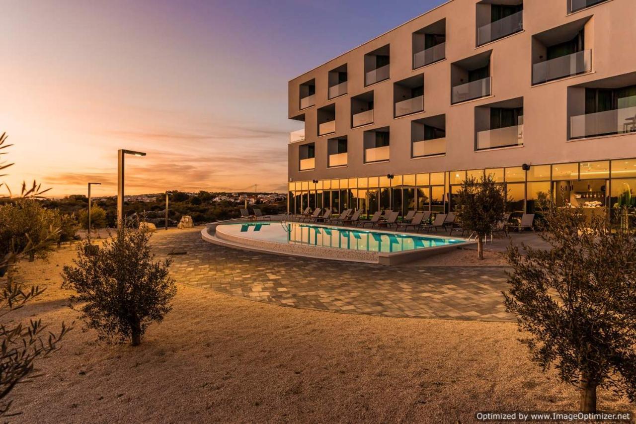 Hotel Olea Novalja Eksteriør bilde