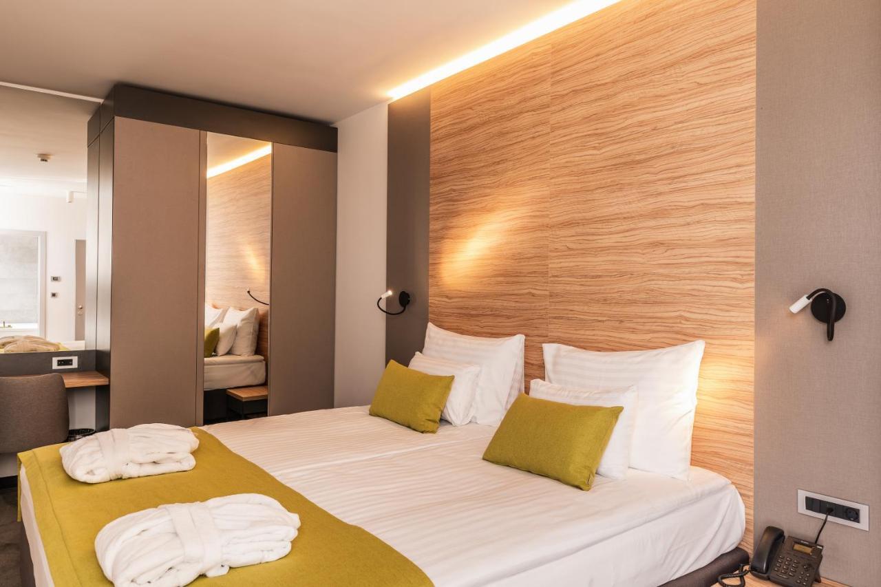 Hotel Olea Novalja Eksteriør bilde